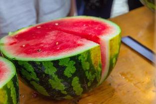 呼市大学免费吃瓜的群,夏日清凉福利大放送!” 第3张 呼市大学免费吃瓜的群,夏日清凉福利大放送!” 第3张